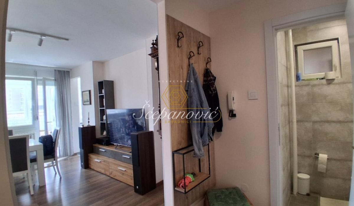 Trosoban stan na prodaju, Bulevar Oslobođenja, Novi Sad, 76m², 205.200 €