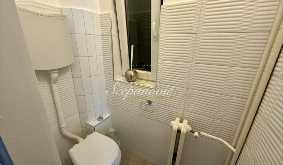 kuca-izdavanje-0NcyJioElv Trosoban stan na prodaju, Centar, Novi Sad, 112m², 289.000 €