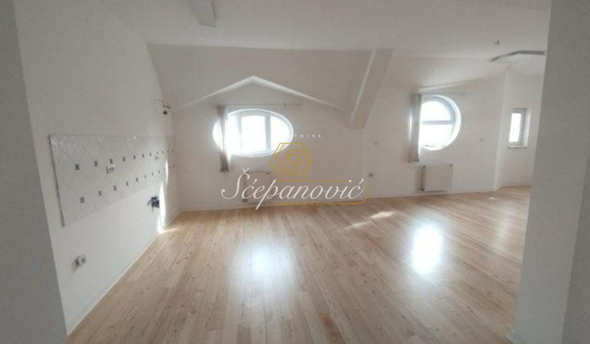 Petosoban stan za izdavanje, Centar, Novi Sad, 136m², 900 €/mes