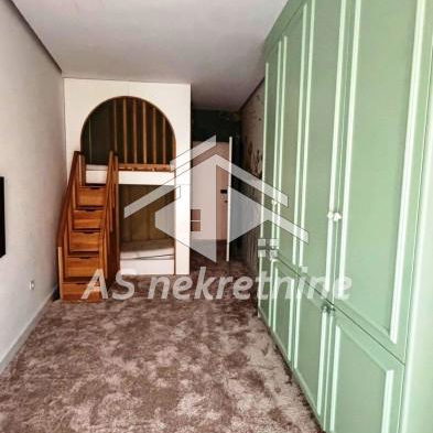 Četvorosoban stan za izdavanje, Hram Svetog Save, Beograd, 275m², 3.500 €/mes