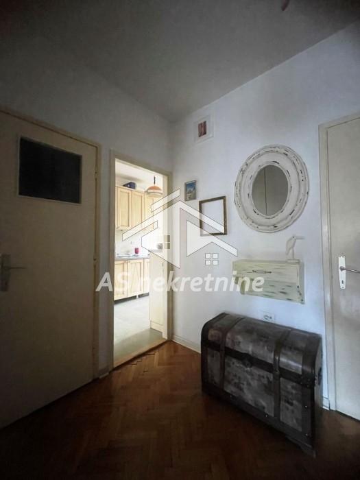 kuca-izdavanje-3EgSM0oUoJ Trosoban stan za izdavanje, Pravni Fakultet – Vračar, Beograd, 70m², 1.300 €/mes