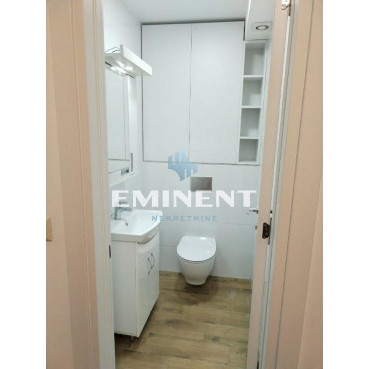 Četvorosoban stan za izdavanje, Dimitrija Tucovića, Beograd, 84m², 1.200 €/mes