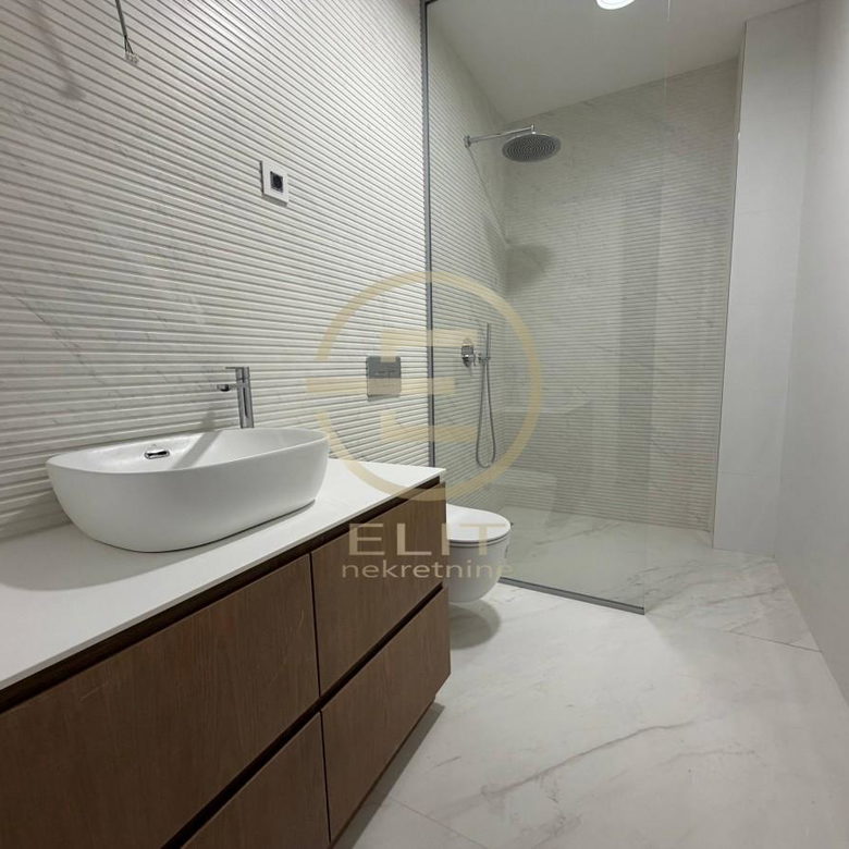 Četvorosoban stan na prodaju, Centar, Novi Sad, 100m², 490.000 €