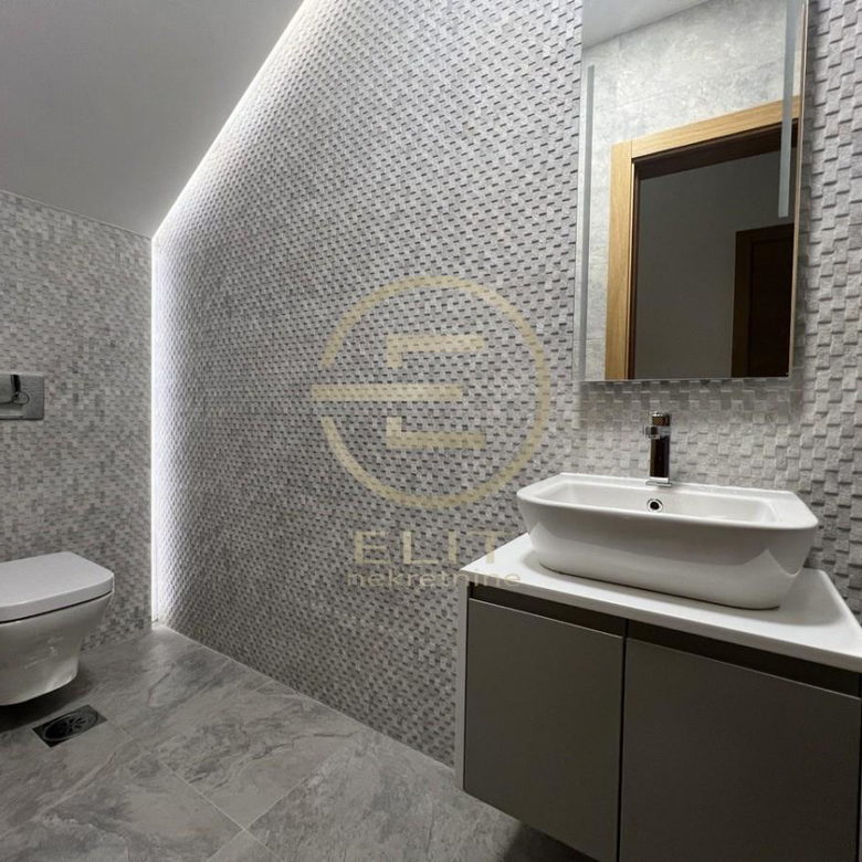 Lokal Izdavanje Novi Sad Popovica 181 m2