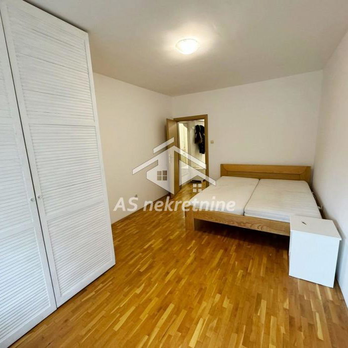 Stan Izdavanje Beograd Južni Bulevar 73 m2