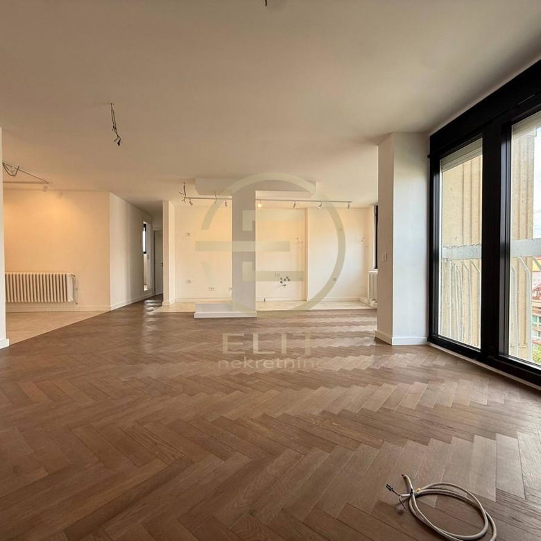 Stan Prodaja Novi Sad  100 m2