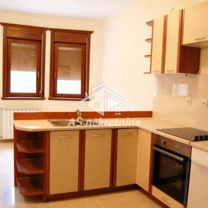 Stan Izdavanje Beograd Dedinje 250 m2