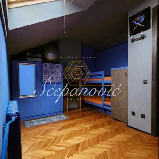Četvorosoban stan na prodaju, Bulevar Oslobođenja, Novi Sad, 82m², 158.000 €