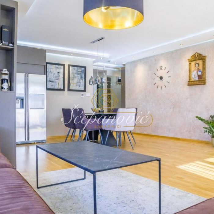 Četvorosoban stan na prodaju, Bulevar Patrijarha Pavla, Novi Sad, 113m², 440.000 €