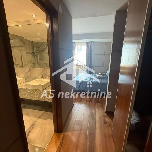 Četvorosoban stan za izdavanje, Slavija, Beograd, 250m², 2.700 €/mes