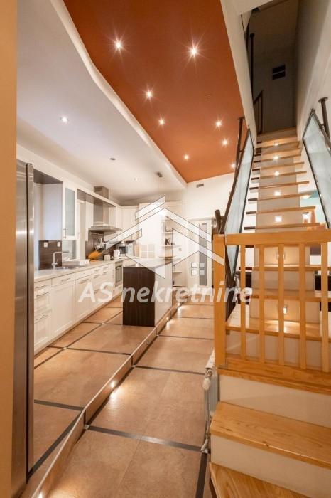 Četvorosoban stan za izdavanje, Obilićev Venac, Beograd, 140m², 1.800 €/mes