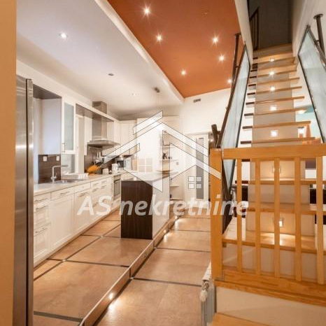 Četvorosoban stan za izdavanje, Obilićev Venac, Beograd, 140m², 1.800 €/mes