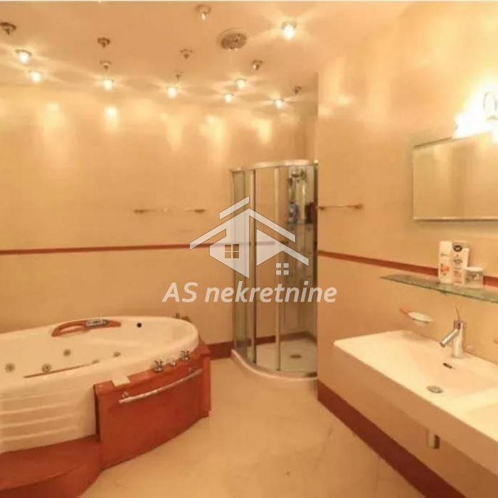 Četvorosoban stan za izdavanje, 27. Marta, Beograd, 222m², 2.200 €/mes