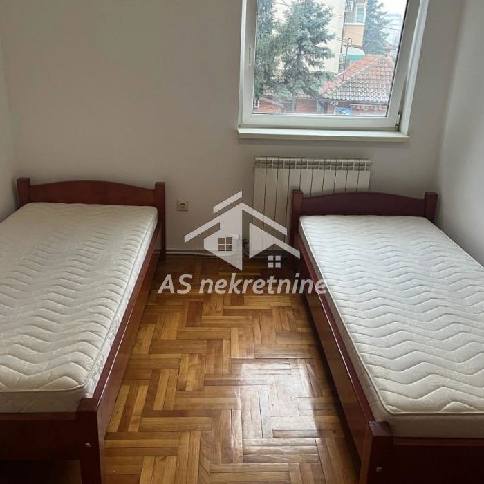 Trosoban stan za izdavanje, Učiteljsko Naselje, Beograd, 120m², 800 €/mes