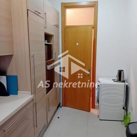 Trosoban stan za izdavanje, Dedinje, Beograd, 98m², 1.300 €/mes