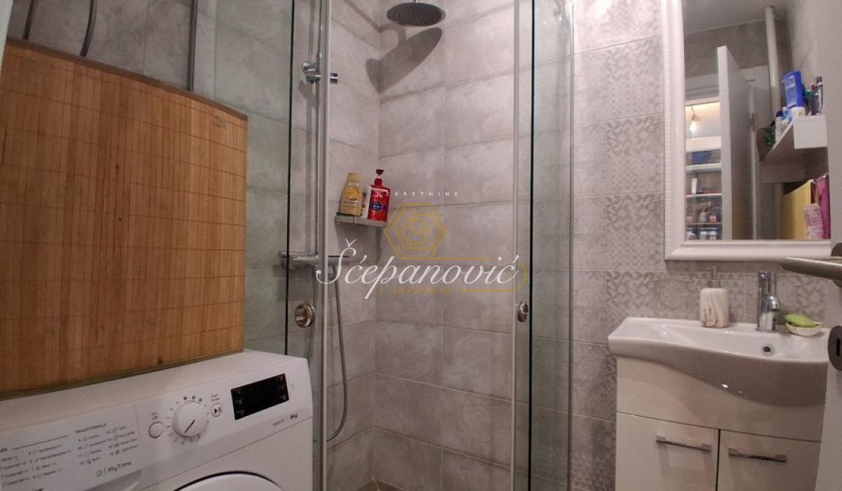 Trosoban stan na prodaju, Bulevar Oslobođenja, Novi Sad, 76m², 205.200 €