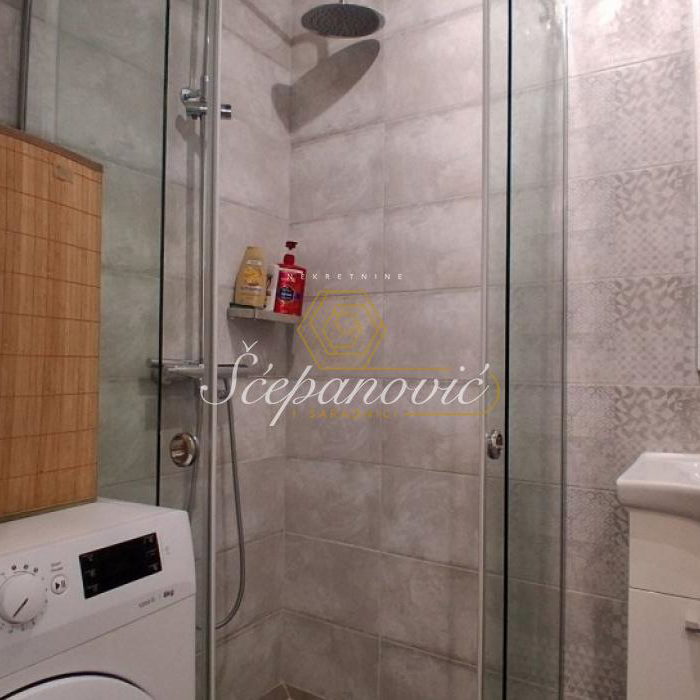 Trosoban stan na prodaju, Bulevar Oslobođenja, Novi Sad, 76m², 205.200 €