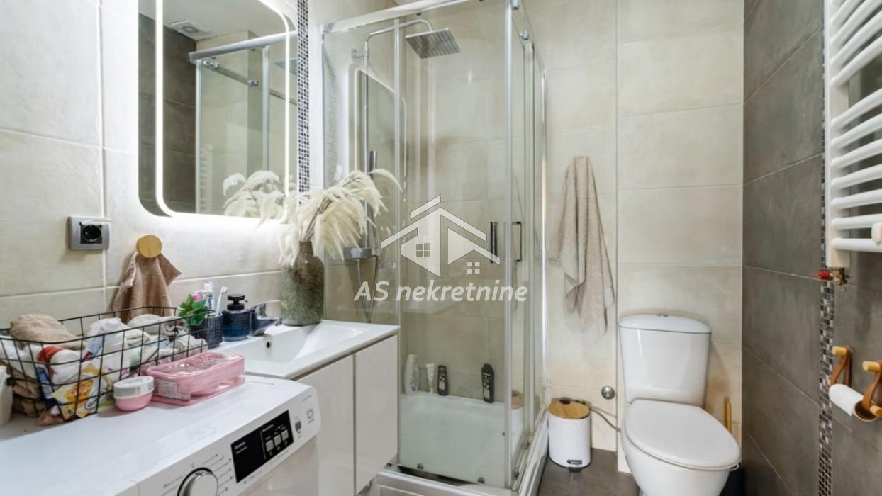 kuca-izdavanje-OklF2TLxMo Četvorosoban stan na prodaju, Gornji Grad, Beograd, 73m², 210.000 €