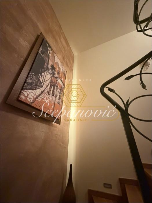 kuca-izdavanje-PTaRzEvh9q Četvorosoban stan na prodaju, Rotkvarija, Novi Sad, 110m², 369.000 €