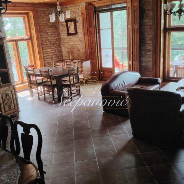 Kuća na prodaju, Fruška Gora, 307m², 430.000 €