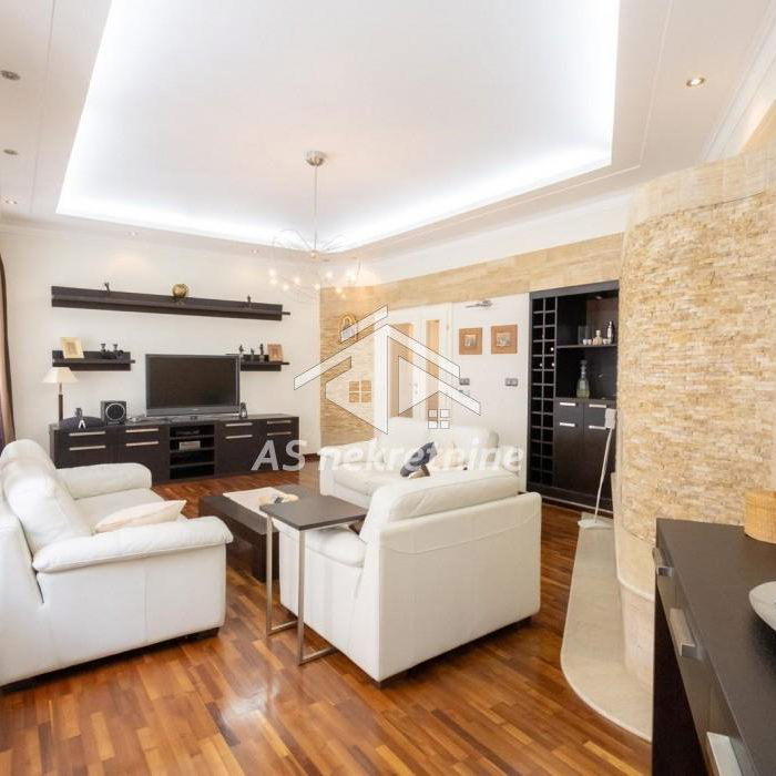 Stan Izdavanje Beograd Obilićev Venac 140 m2