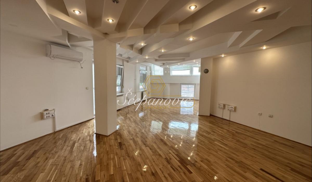 kuca-izdavanje-UicOzsbnb5 Stan Prodaja Novi Sad 238 m2