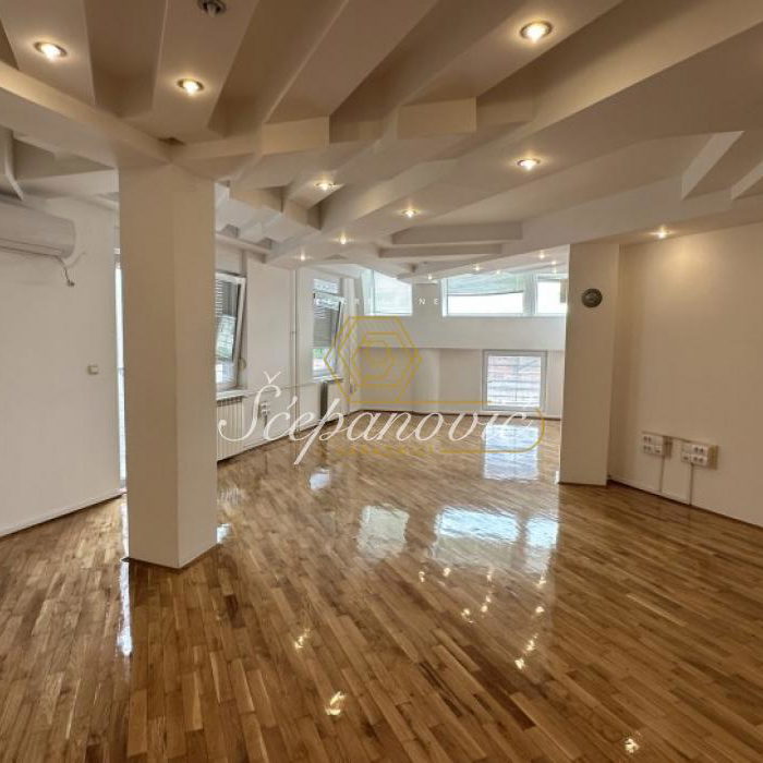 Stan Prodaja Novi Sad  238 m2