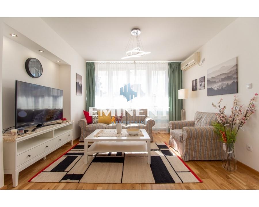 Trosoban stan za izdavanje, Centar, Beograd, 65m², 1.400 €/mes