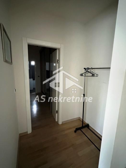 Trosoban stan za izdavanje, Lekino Brdo, Beograd, 81m², 1.000 €/mes