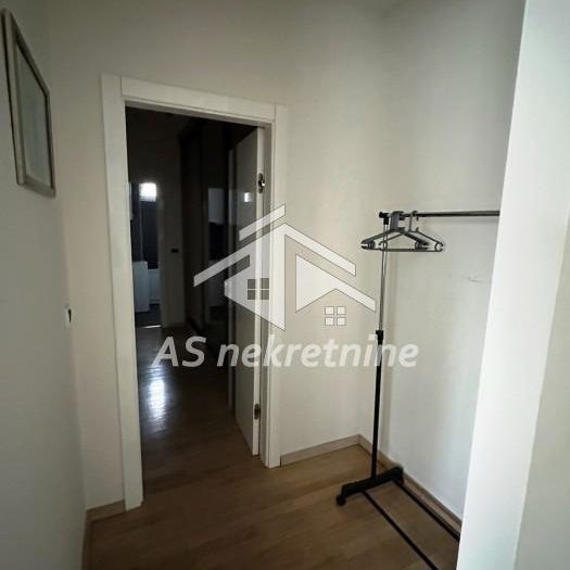 Trosoban stan za izdavanje, Lekino Brdo, Beograd, 81m², 1.000 €/mes