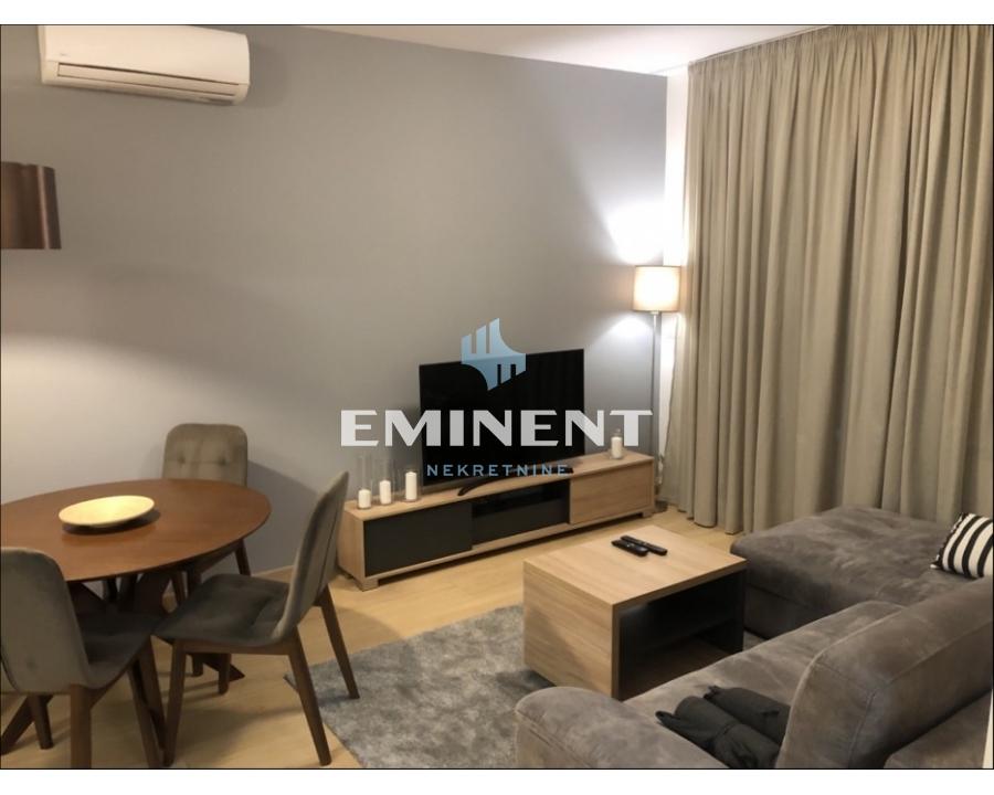 Trosoban stan za izdavanje, Crveni Krst Vračar, Beograd, 65m², 1.200 €/mes