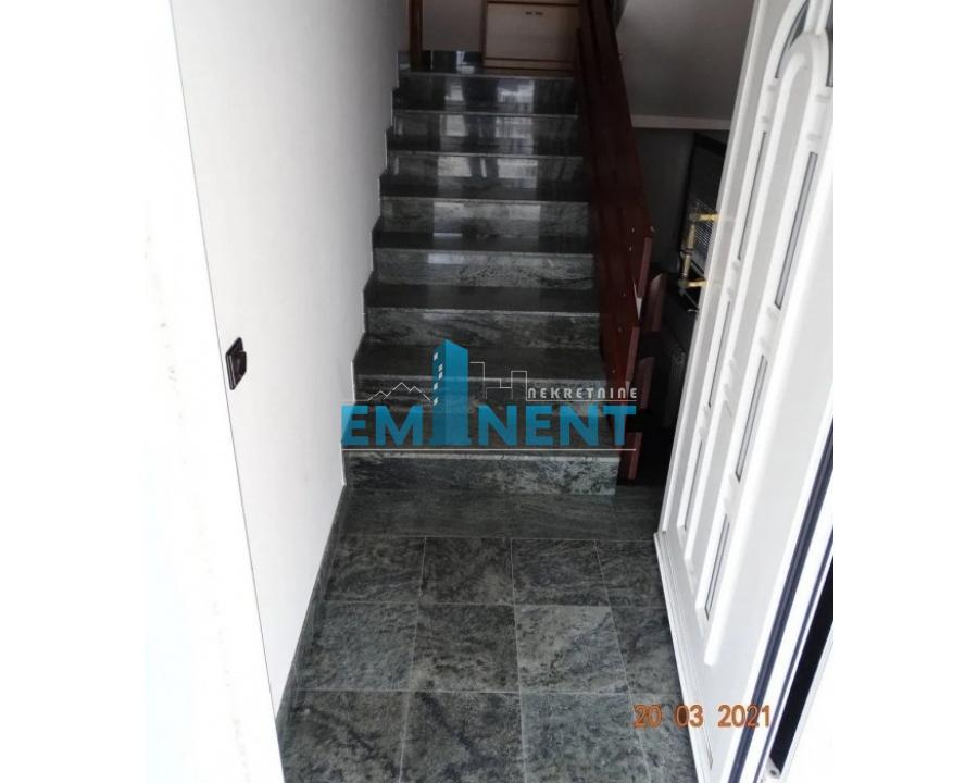 kuca-izdavanje-babtzP4HJi Kuća na prodaju, Sremčica, Beograd, 300m², 360.000 €