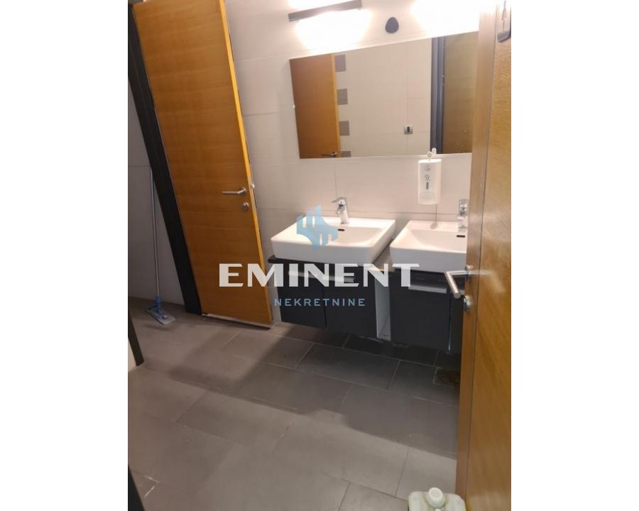 kuca-izdavanje-beograd-0UT4jQGr3r Lokal za izdavanje, Zemun Polje, Beograd, 2776m², 19.000 €/mes