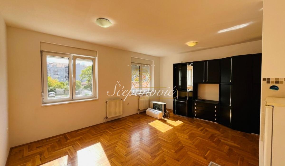 kuca-izdavanje-beograd-4XmgO6IbAl Stan Prodaja Novi Sad Nova Detelinara 67 m2