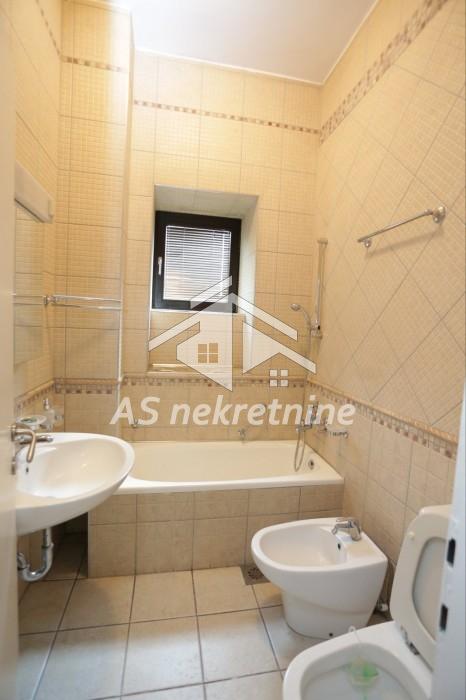 Kuća Izdavanje Beograd Bulevar Oslobođenja 550 m2