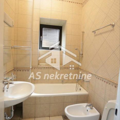Kuća Izdavanje Beograd Bulevar Oslobođenja 550 m2