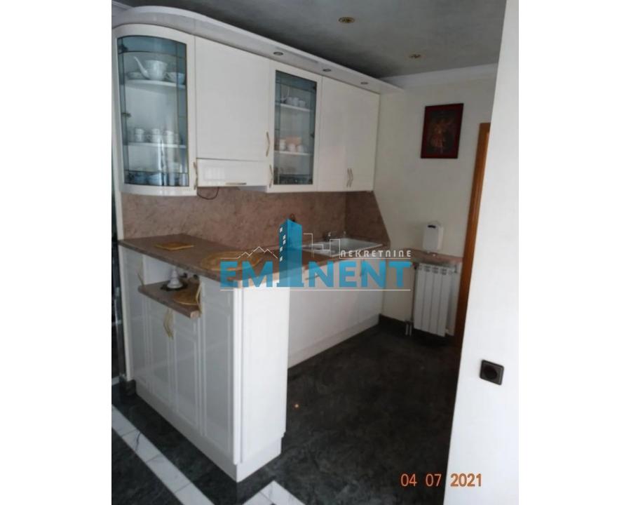 kuca-izdavanje-beograd-7ypvsnzTPt Kuća na prodaju, Sremčica, Beograd, 300m², 360.000 €