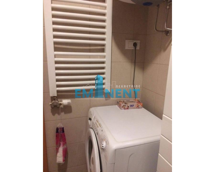 kuca-izdavanje-beograd-9I3ZSFiOg4 Dvosoban stan za izdavanje, Denkova Bašta, Beograd, 56m², 680 €/mes