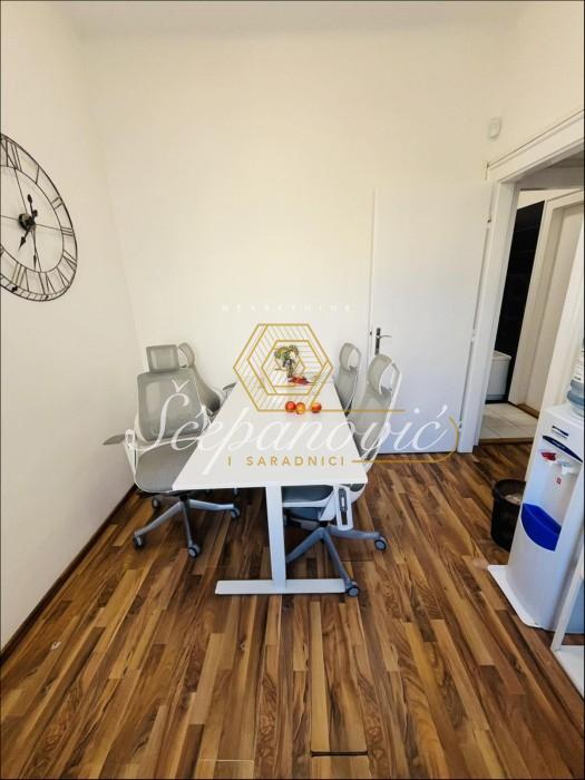 kuca-izdavanje-beograd-ADBsz9ddv3 Stan Prodaja Novi Sad 131 m2
