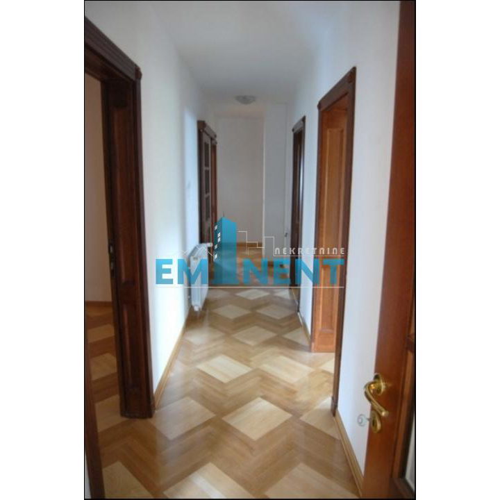 Stan Izdavanje Beograd Dedinje 300 m2