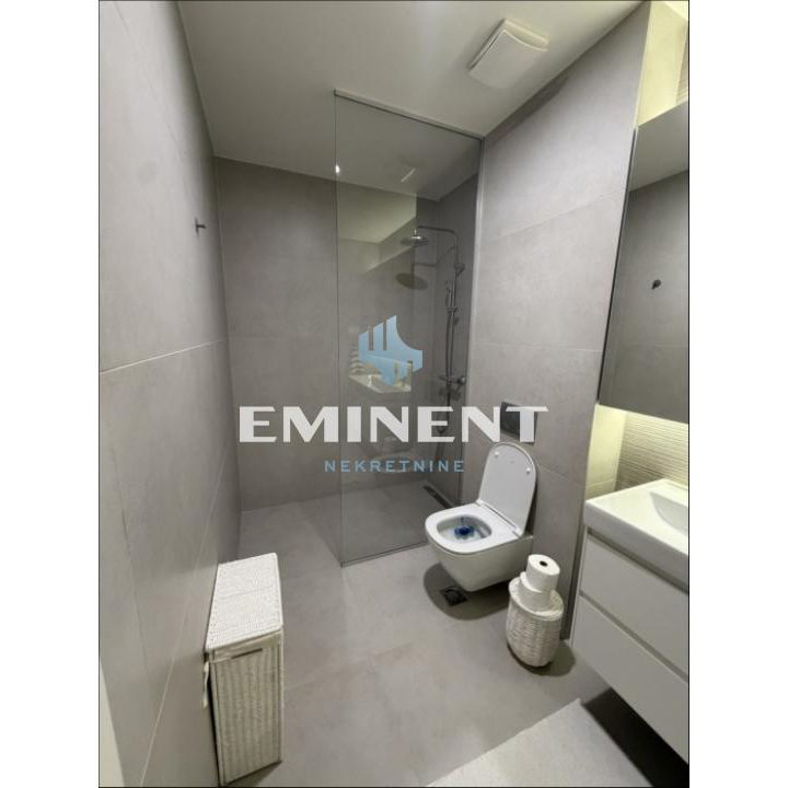 Trosoban stan za izdavanje, A Blok – Blok 67a, Beograd, 78m², 1.900 €/mes