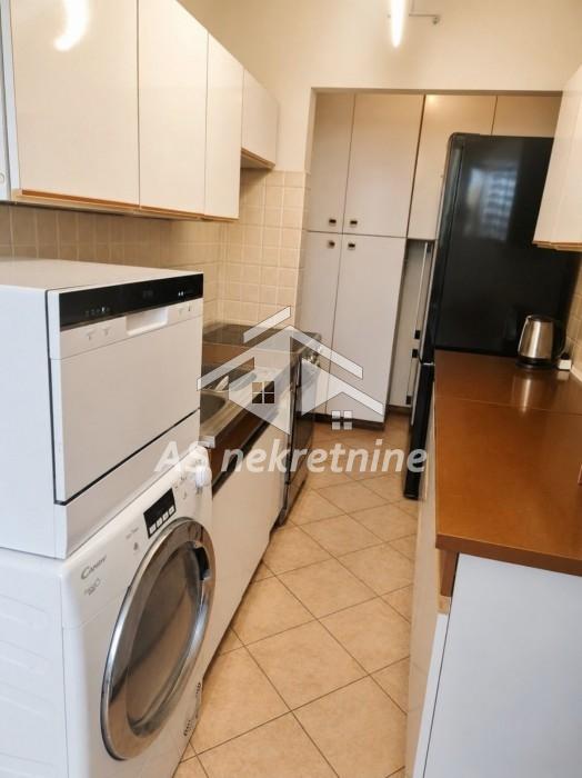 Stan Izdavanje Beograd Blok 28 90 m2