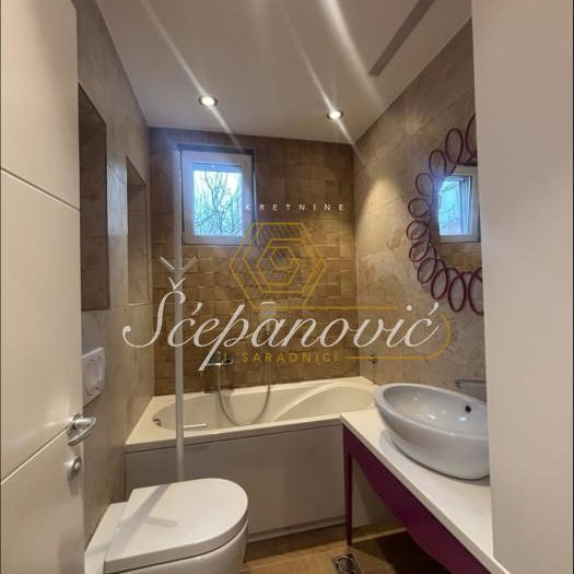 Četvorosoban stan na prodaju, Centar, Novi Sad, 113m², 469.000 €