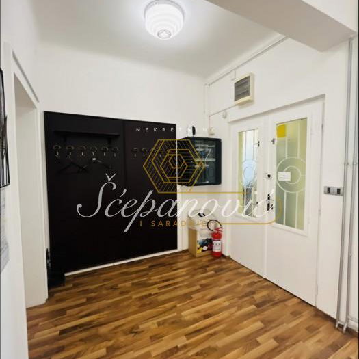 Četvorosoban stan na prodaju, Centar, Novi Sad, 131m², 450.000 €