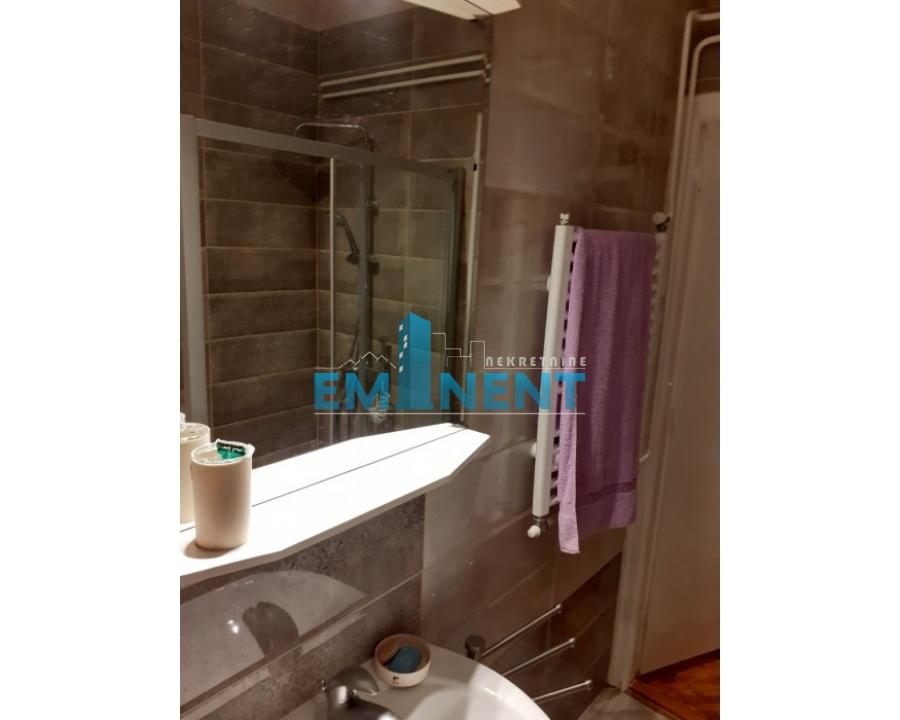 Trosoban stan za izdavanje, Slavija, Beograd, 72m², 1.000 €/mes