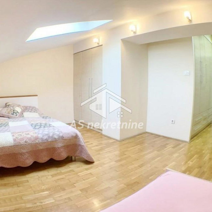 Četvorosoban stan na prodaju, Đeram Pijaca, Beograd, 157m², 390.000 €