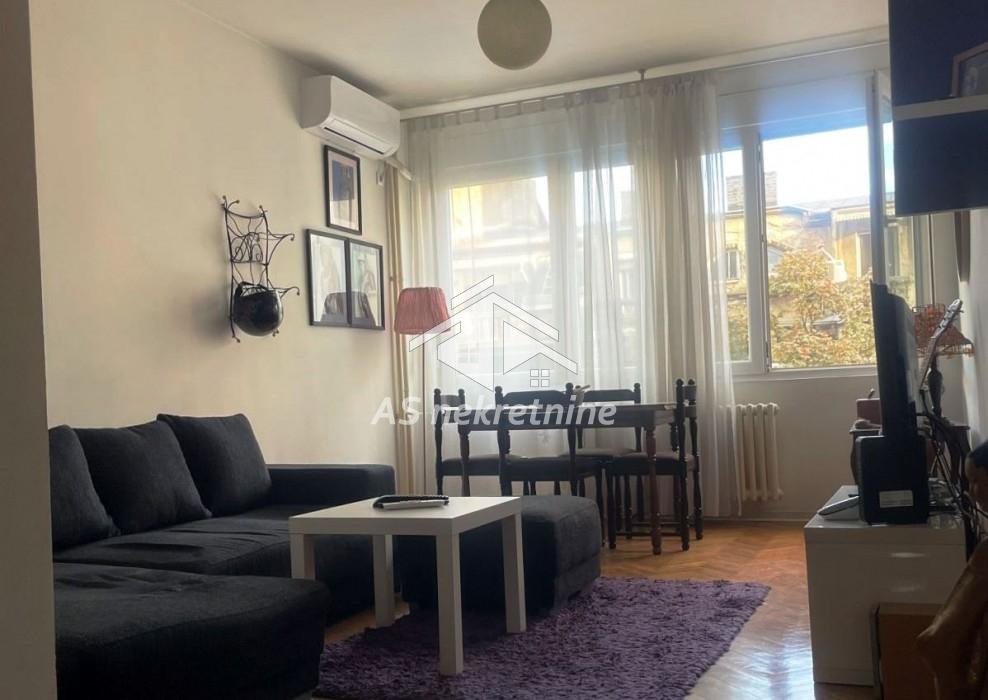 Trosoban stan za izdavanje, Pravni Fakultet – Vračar, Beograd, 70m², 1.300 €/mes