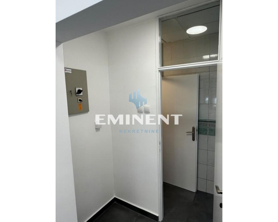 Lokal Izdavanje Beograd Lokal Izdavanje Beograd Blok 11c - Stari Merkator 75 m2