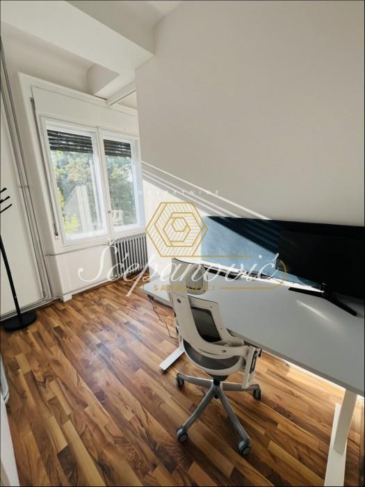 kuca-izdavanje-beograd-QCDpiRFQGx Četvorosoban stan na prodaju, Centar, Novi Sad, 131m², 450.000 €