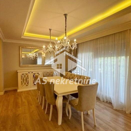 Stan Izdavanje Beograd Senjak 215 m2